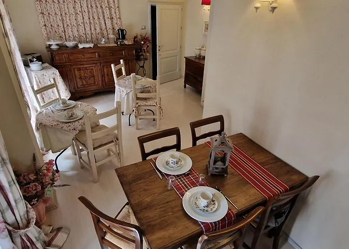 Antica Casa Menetti B E B לינה וארוחת בוקר ססטולה