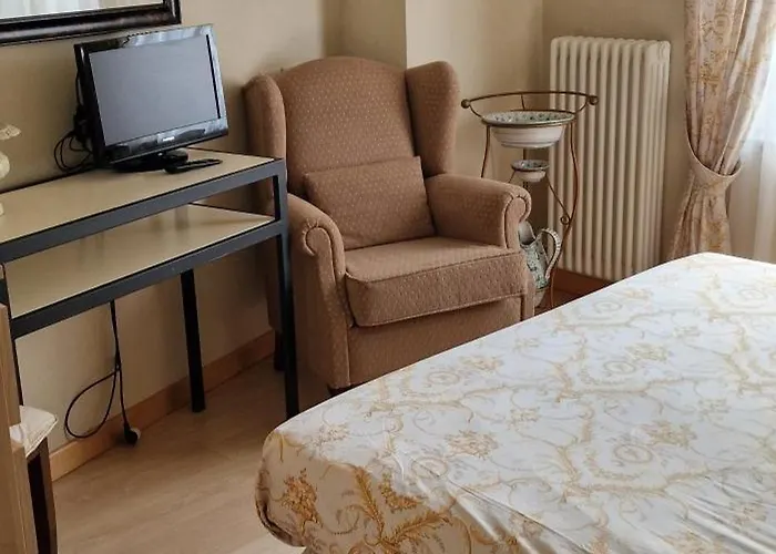 Antica Casa Menetti B E B לינה וארוחת בוקר