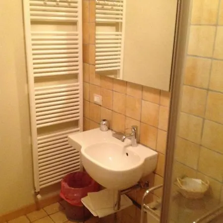 Antica Casa Menetti B E B 塞斯托拉