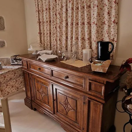 Antica Casa Menetti B E B 住宿加早餐酒店 *